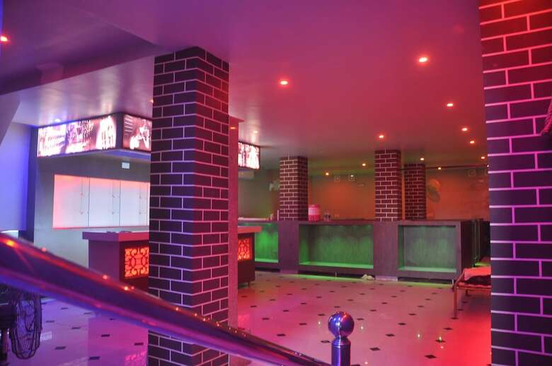 Hotel Raj International