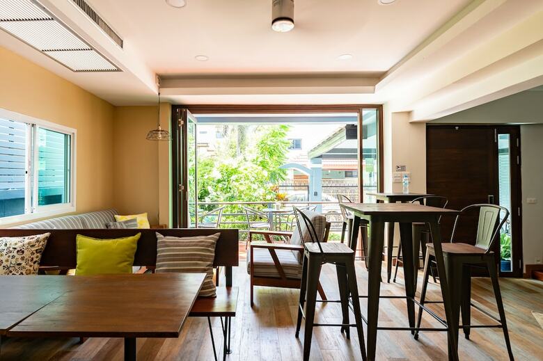 Hotel Maneeya Park Residence