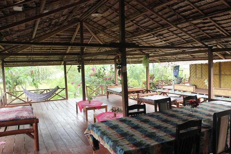 Hotel Simeulue Nanik Surfcamp