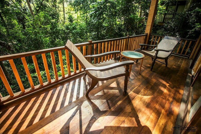 Hotel Jungle Village By Thawthisa
