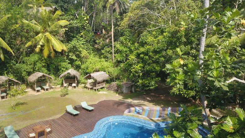 Hotel Jungle Village By Thawthisa