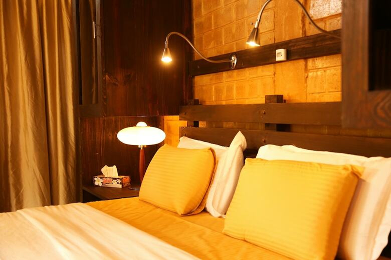 Hotel Jungle Village By Thawthisa