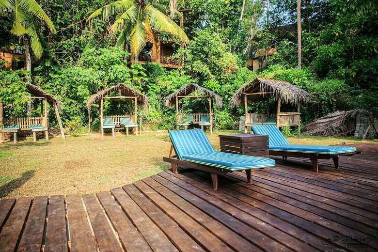 Hotel Jungle Village By Thawthisa
