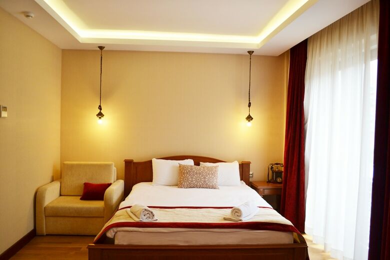 Hotel Lalinn Deluxe
