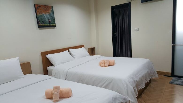 Hotel Double D Rooms & Cafe