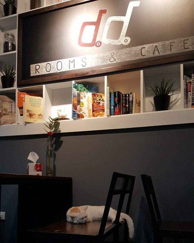 Hotel Double D Rooms & Cafe