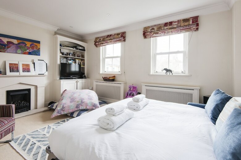 Lovely Putney Home By The Thames