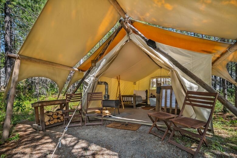 Under Canvas Mount Rushmore
