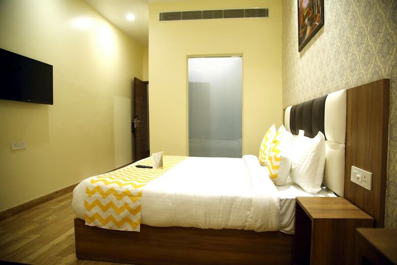 Hotel Sallow Royal Suites