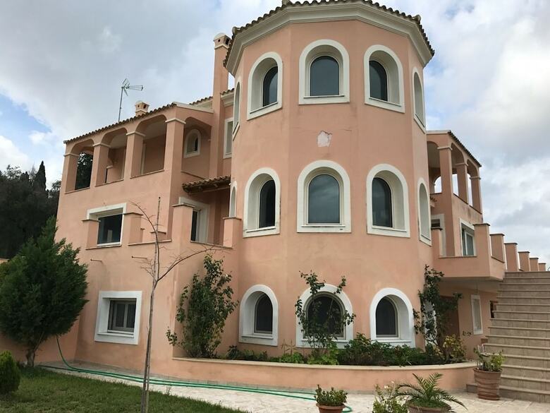 Luxury Villa In Corfu