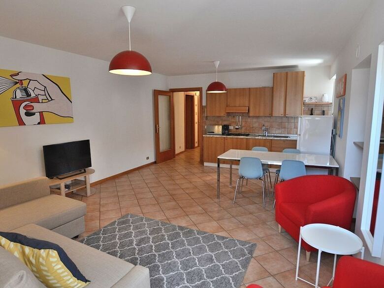 Pop Art Apartment In Downtown