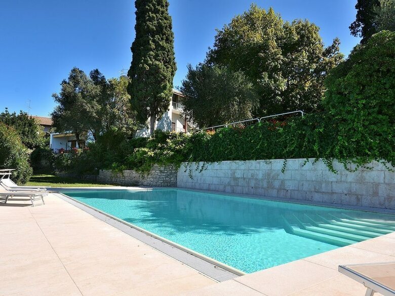 Villa Isa With Pool