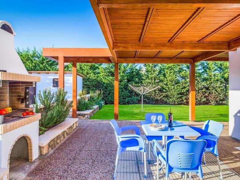 Villa Lindos Topaz