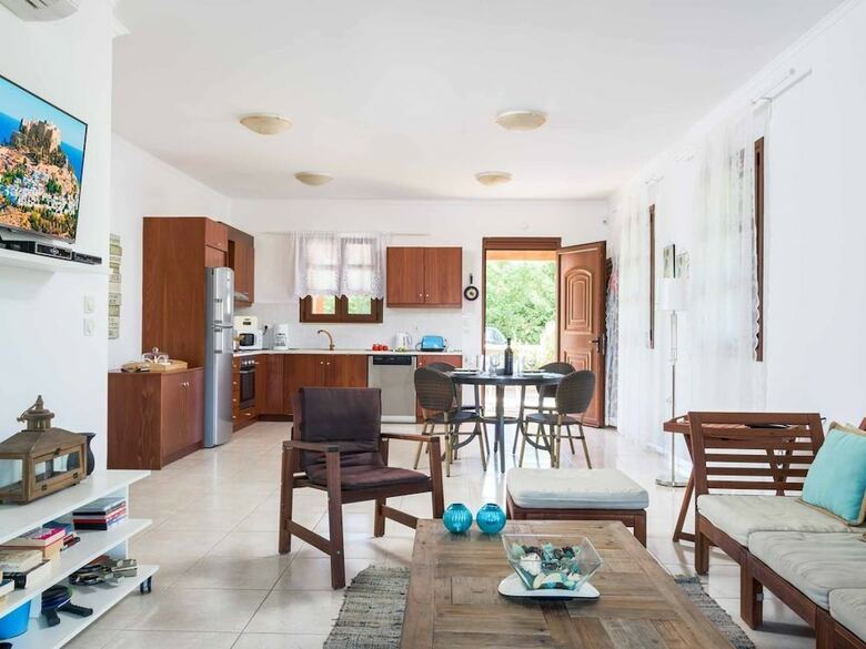 Villa Lindos Topaz