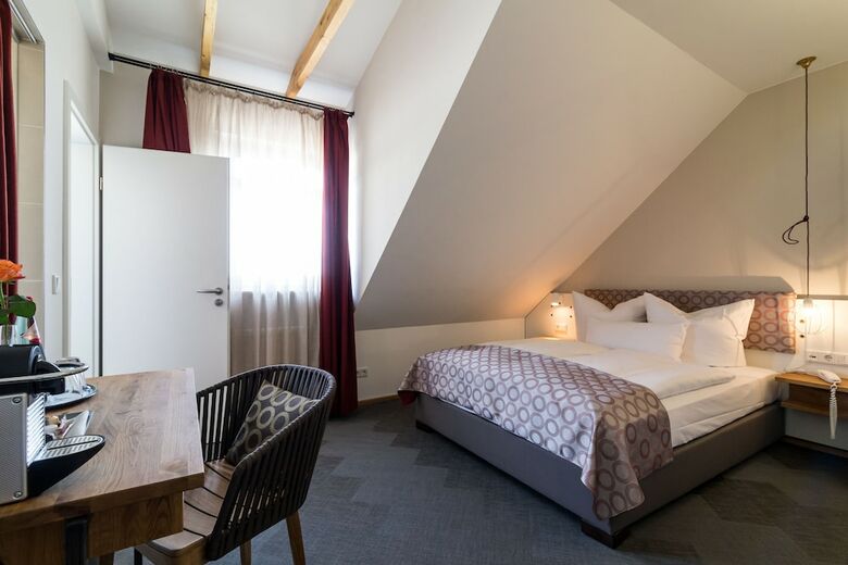 Hotel Sch�ne Aussicht