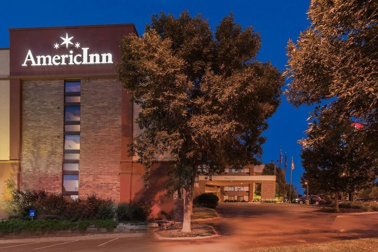 Hotel Americinn By Wyndham Omaha