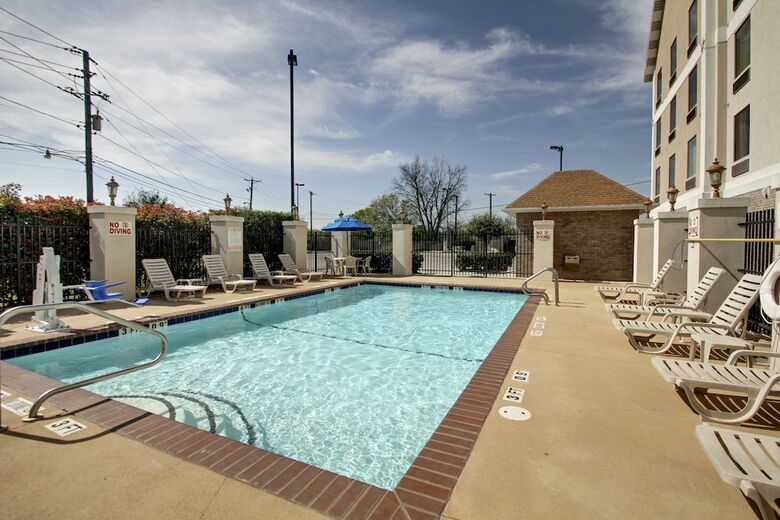 Motel Comfort Suites