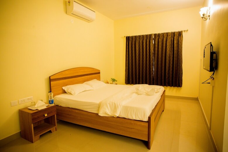 Hotel Candolim Grande
