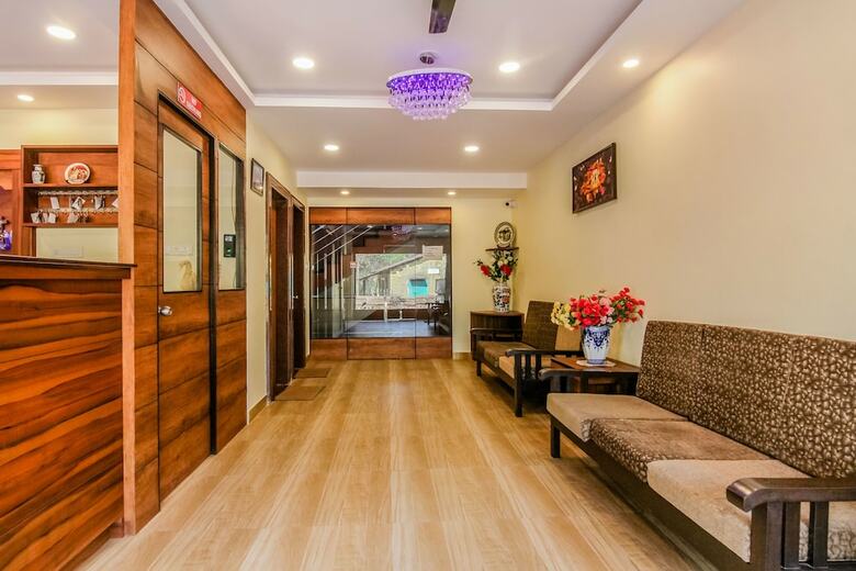 Hotel Candolim Grande