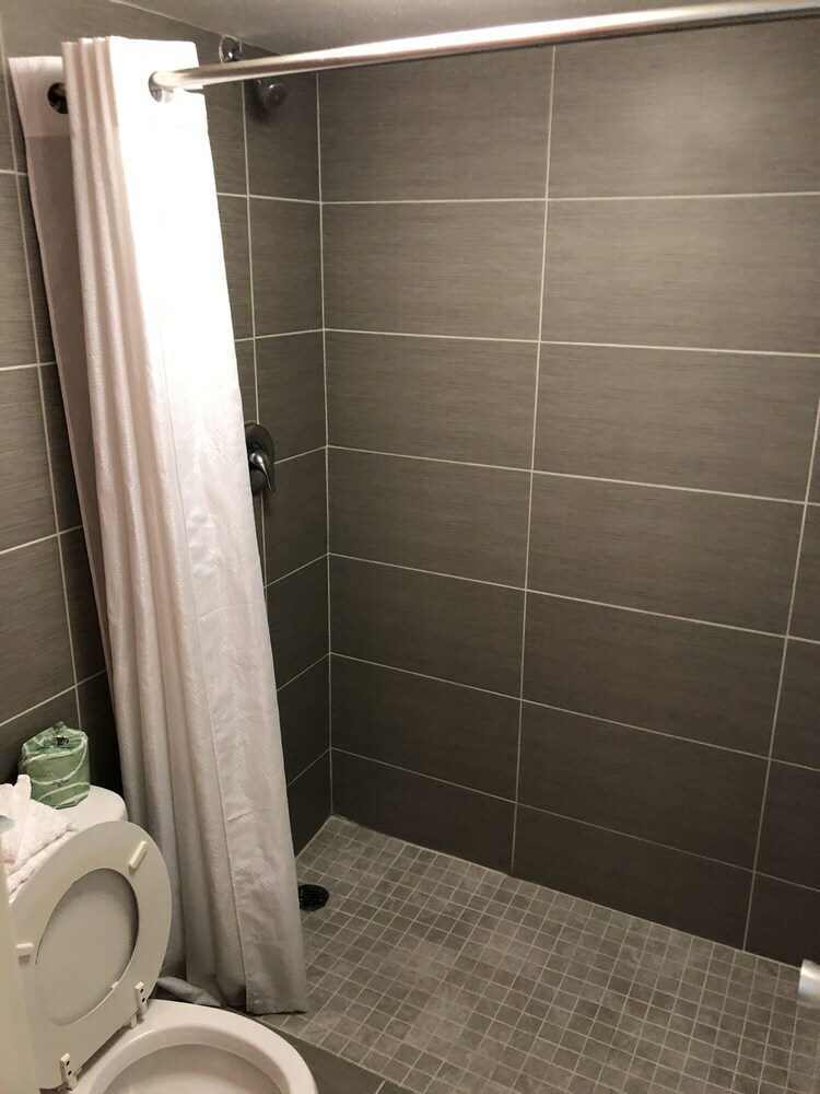 Hotel Econo Lodge North
