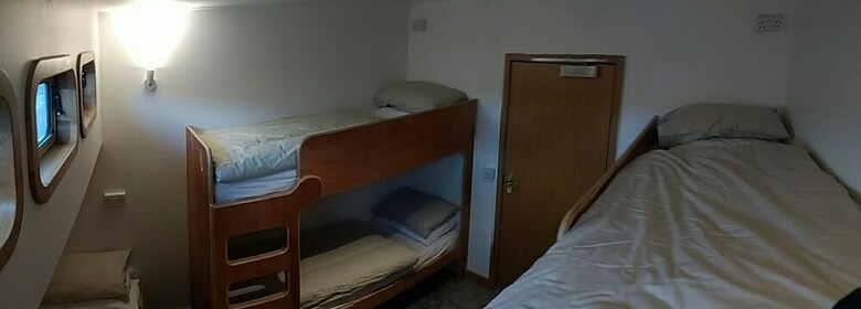 Hostal Kyle Blue Bristol - Luxury Hostel Boat