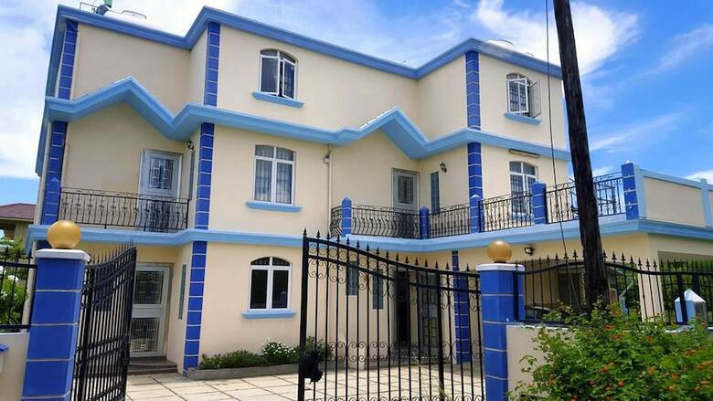 Villa Emax