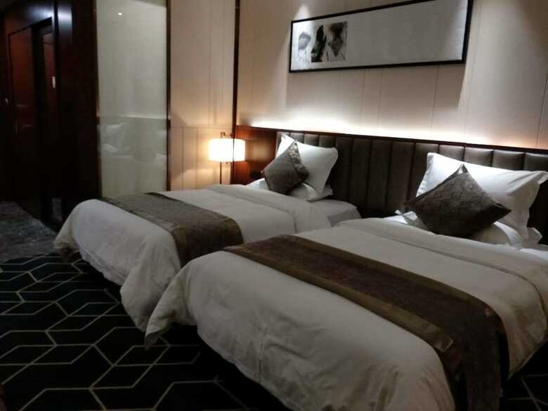 Hong Zhou Century Hotel