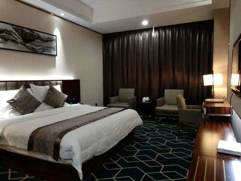 Hong Zhou Century Hotel