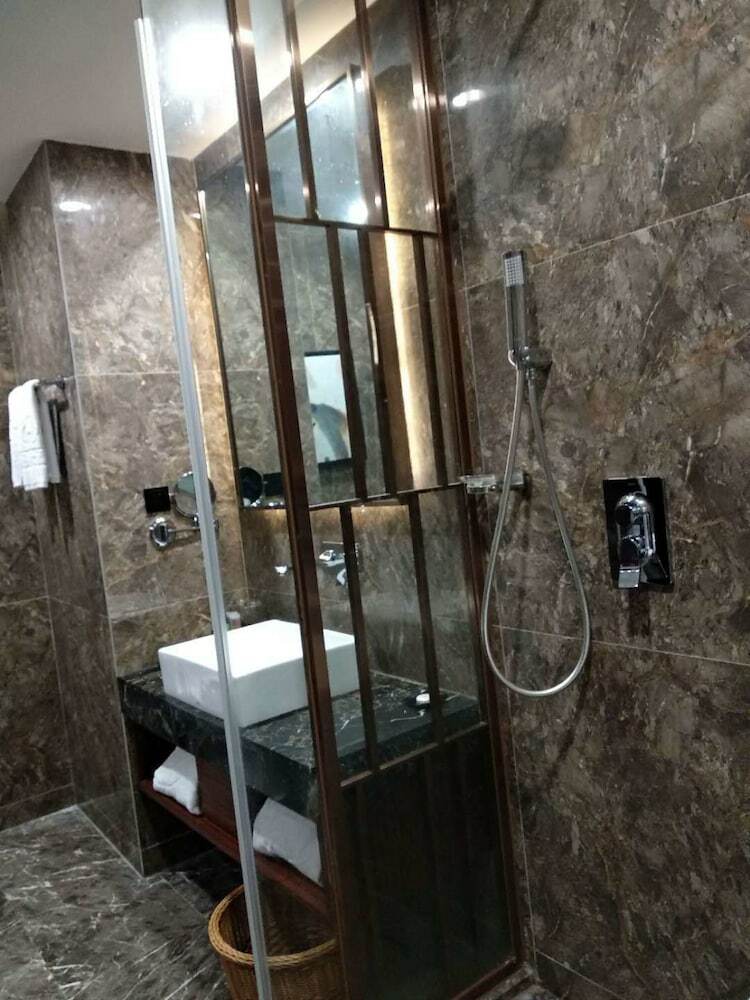 Hong Zhou Century Hotel