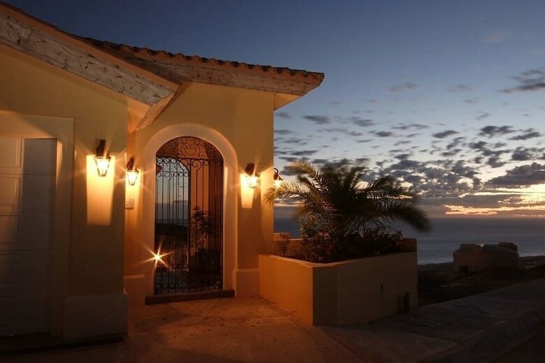 3br Oceanview Luxury Villa By Evb Rocks