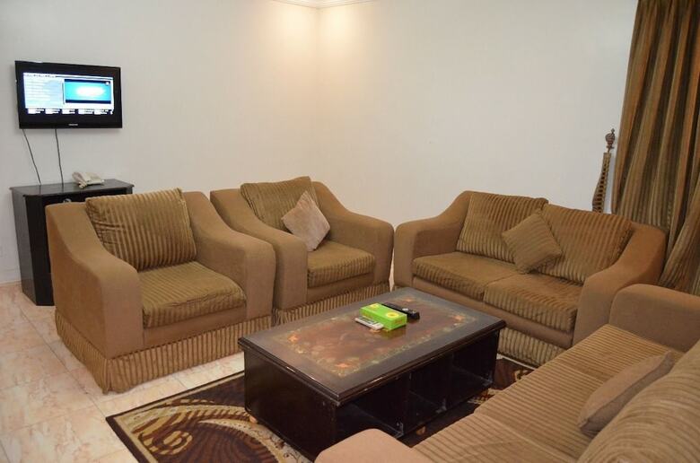 Aparthotel Danat Apartments (Singles Only)