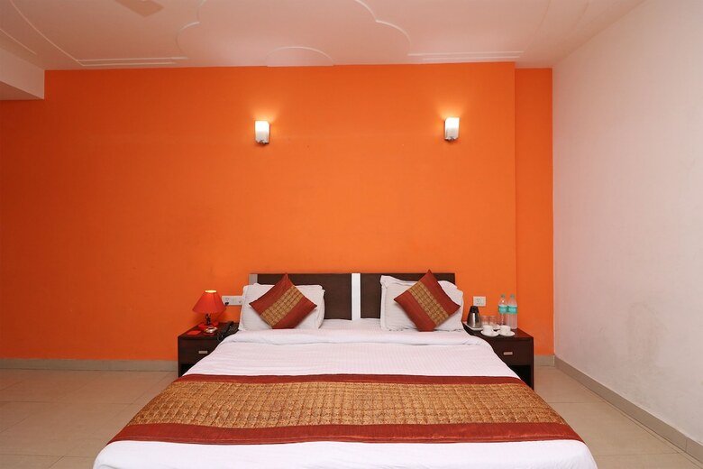 Hotel Era Residency