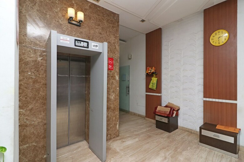 Hotel Era Residency