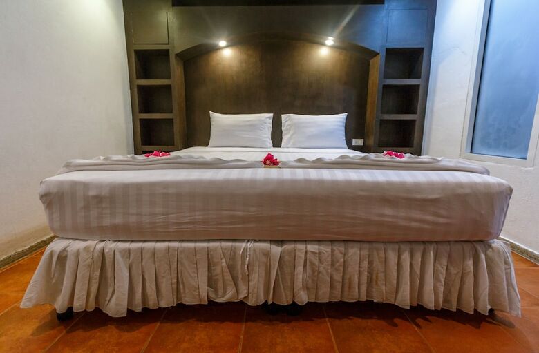 Porterhouse Beach Hotel
