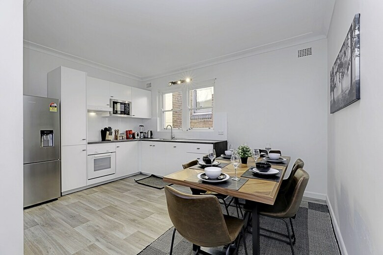 4 Br Apartment Short Walk To Bondi Beach