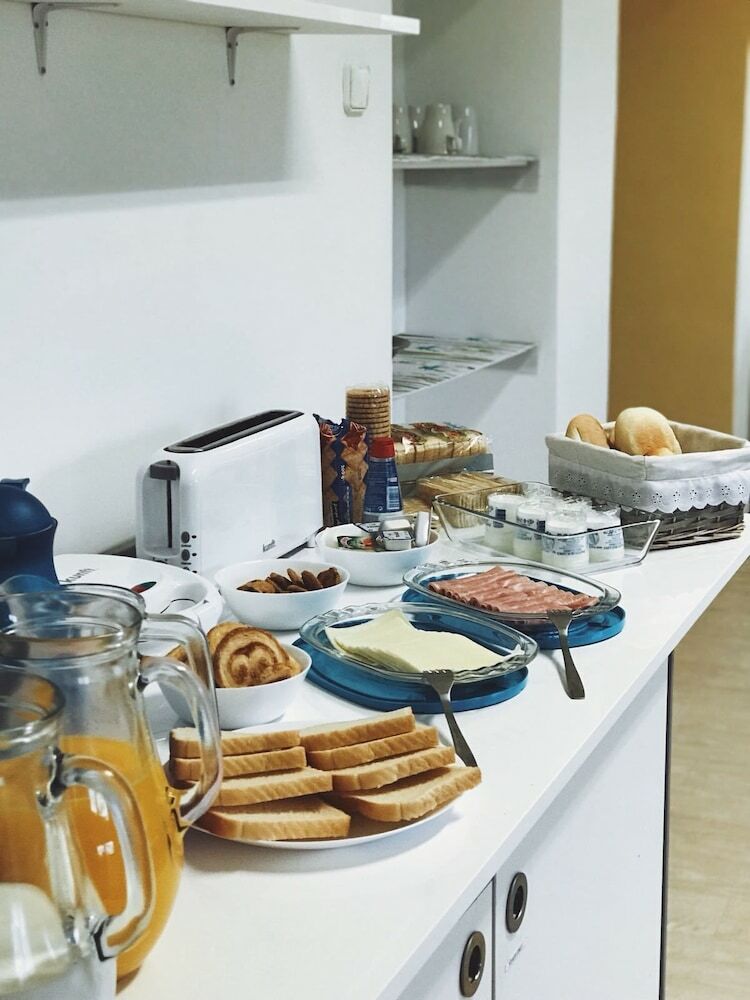 Hostal F3 Guest House