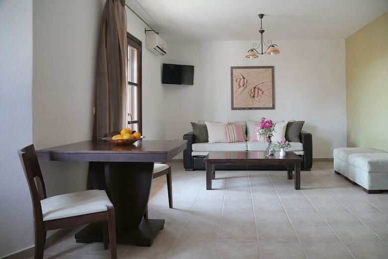 Aparthotel Yalis Hotel