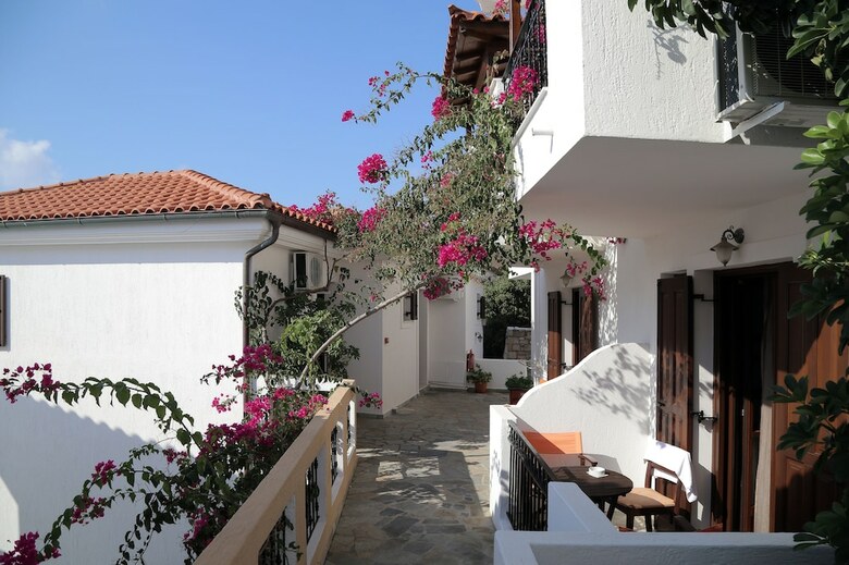 Aparthotel Yalis Hotel