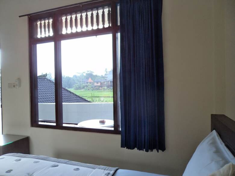 Bed & Breakfast Brata Home Stay