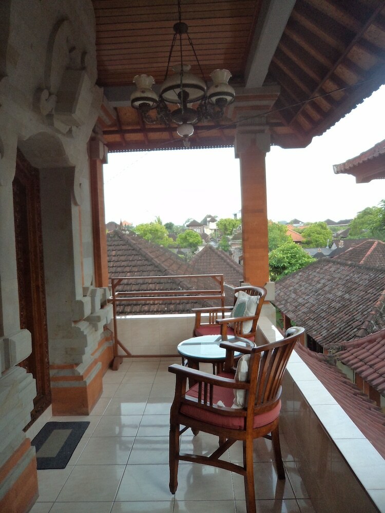Bed & Breakfast Brata Home Stay