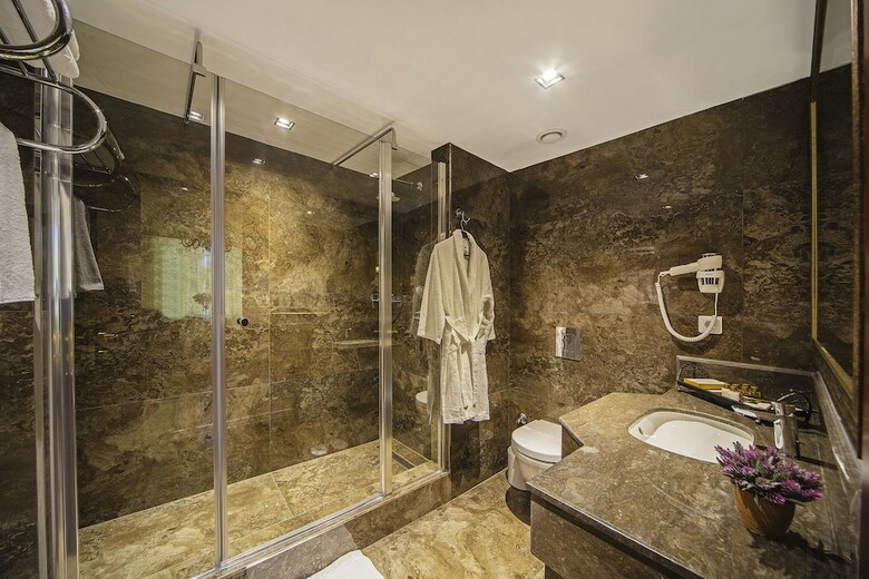 Golden Park Hotel