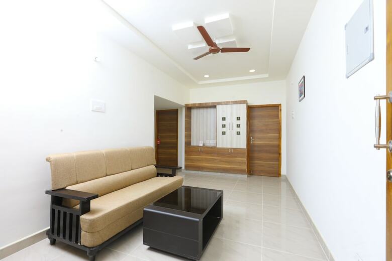 Hotel Oyo 10701 Moukthi Apartment