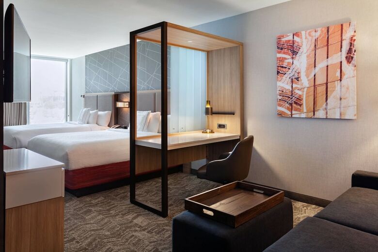 Hotel Springhill Suites By Marriott Orlando At Millenia