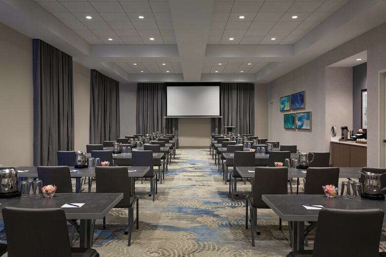 Hotel Springhill Suites By Marriott Orlando At Millenia
