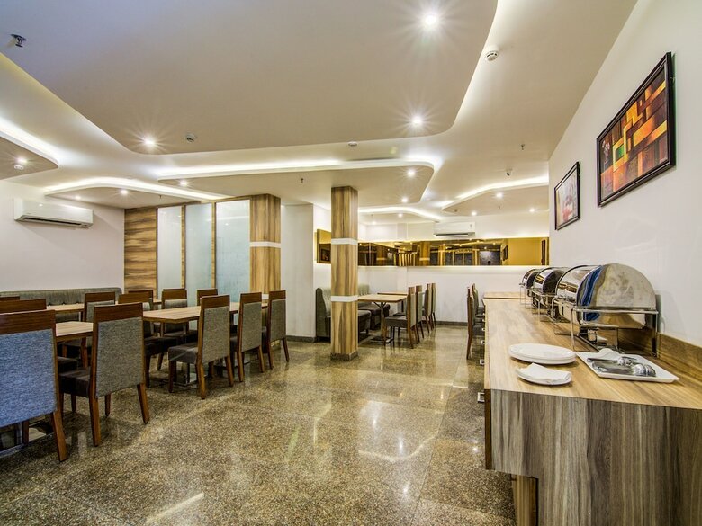 Hotel Oyo 10823 Pratibha Grand