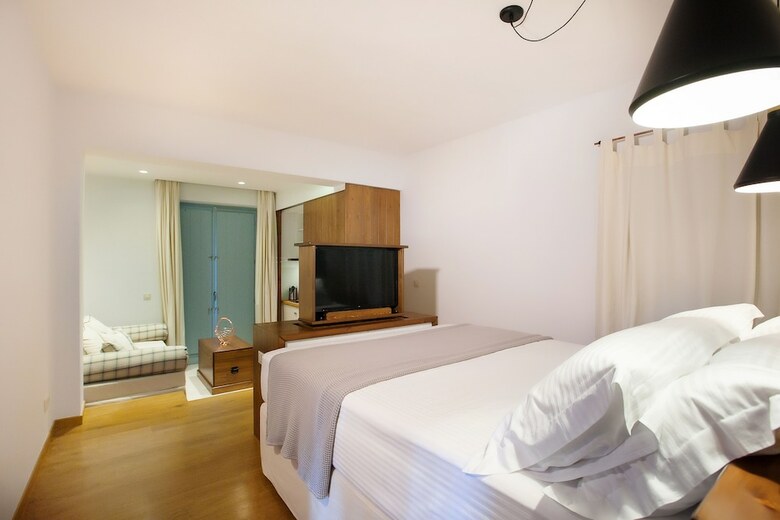 Apartamentos Lithos Guesthouse Kardamili
