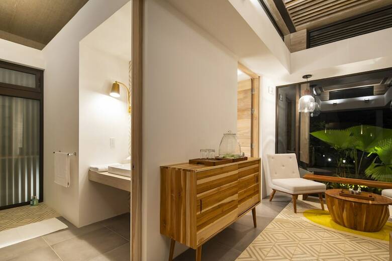 The Gilded Iguana Surf Hotel