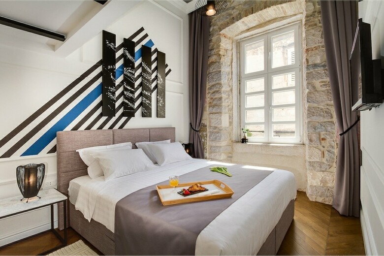 Dezign Apartments