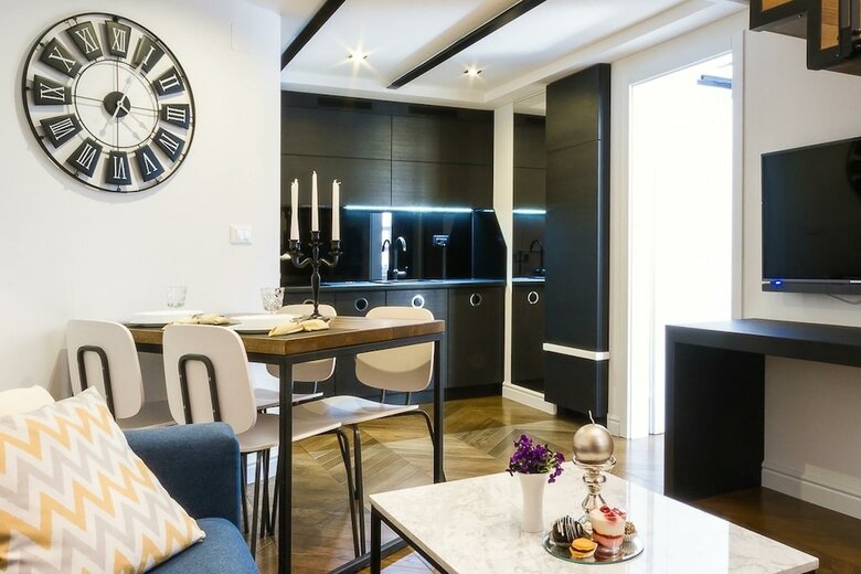 Dezign Apartments