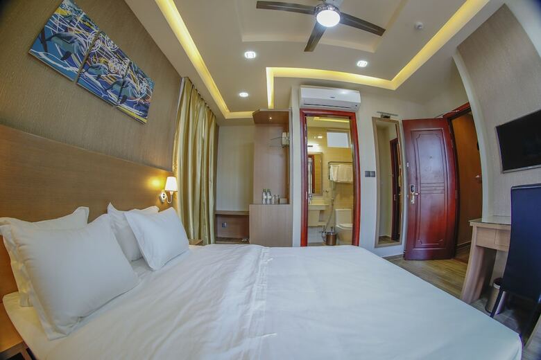 Hotel Three Inn